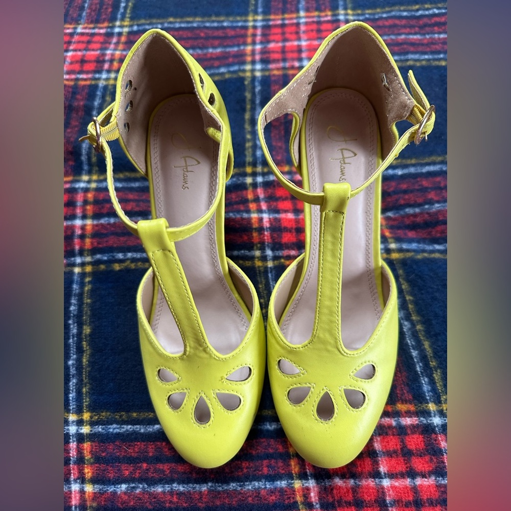 J. Adams T Strap Mary Jane 3” Heels Size 8.5